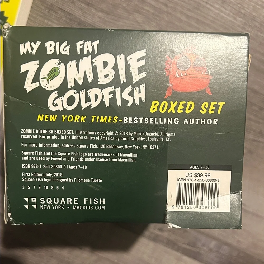 My Big Fat Zombie Goldfish Boxed Set - Picture 3 of 6